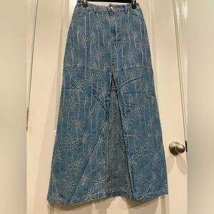 NWT House Of Harlow 1960 Blue Denim Front Slit Long Skirt Embroidered Size 4